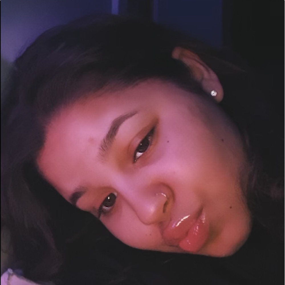 Meet your Posher, Yeileeana